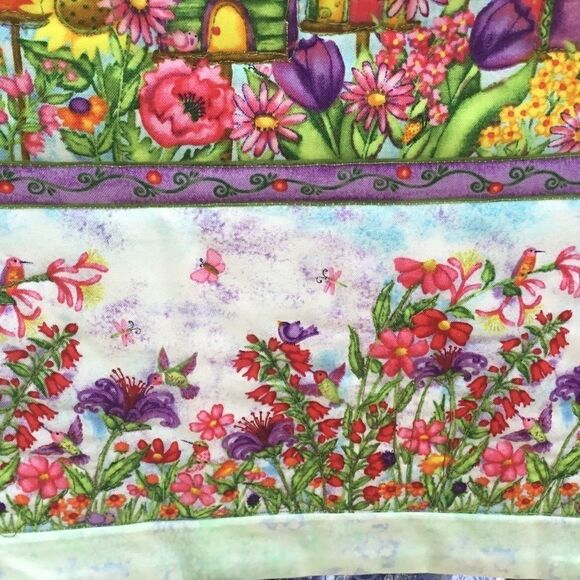 NWT. Hand Crafted Runner/Wall Hanging Garden Scene - Picture 7 of 8